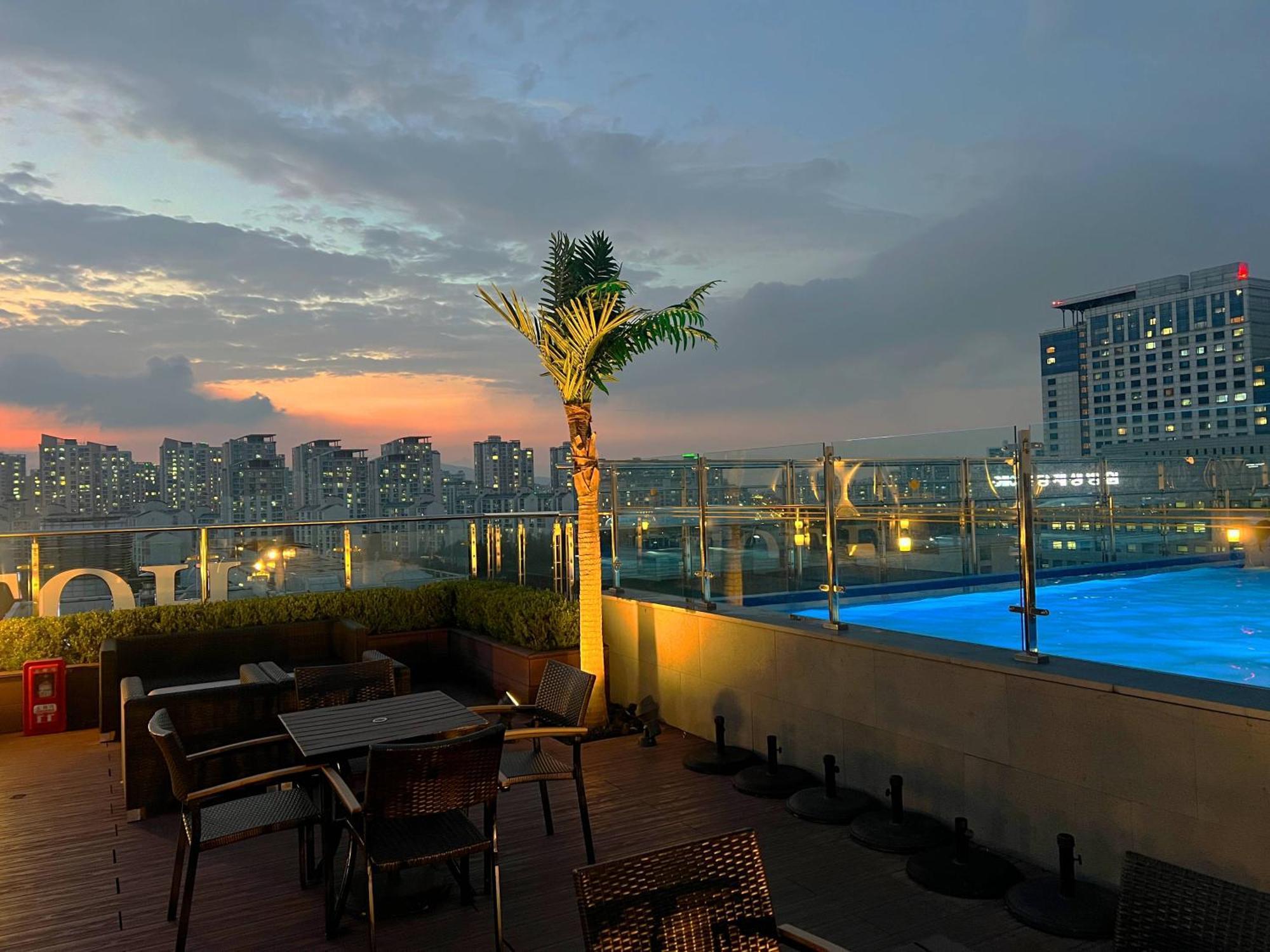Hotel Skypark Central Seoul Pangyo Seongnam Exteriör bild